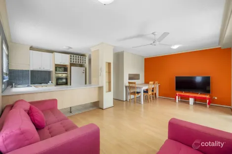 Property photo of 43/11 Kitchener Street Coorparoo QLD 4151