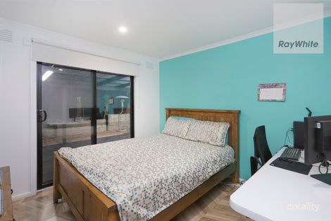 Property photo of 21 Nigel Crescent Gladstone Park VIC 3043