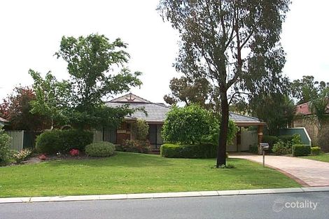 27 Golf Links Dr, Carramar, WA 6031