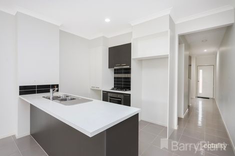 Property photo of 58 Little Windrock Lane Craigieburn VIC 3064