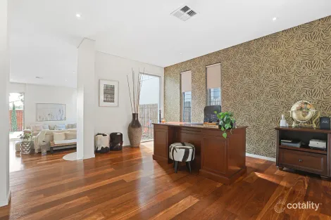 Property photo of 10 The Pointe Bella Vista NSW 2153