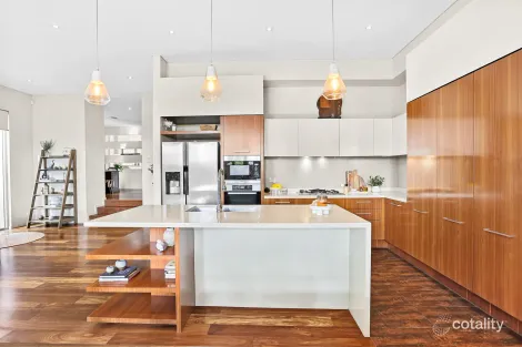 Property photo of 10 The Pointe Bella Vista NSW 2153