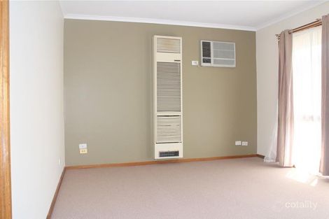 Property photo of 19 Papworth Place Meadow Heights VIC 3048
