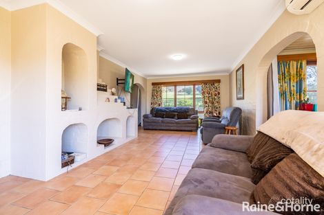 Property photo of 25 Huaba Close Robin Hill NSW 2795