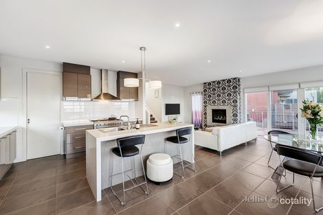 Property photo of 21 Crestwood Avenue Macleod VIC 3085