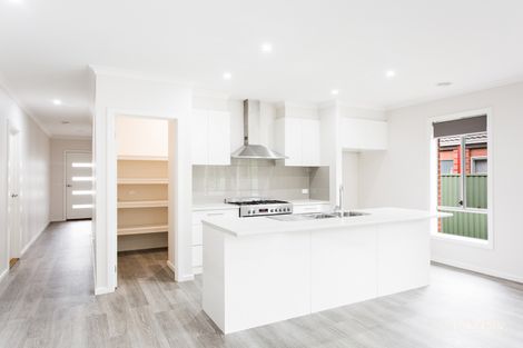 Property photo of 17 Caviar Court Miners Rest VIC 3352