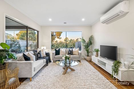Property photo of 21 Burnham Crescent Keysborough VIC 3173