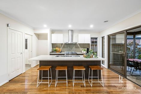 Property photo of 21 Burnham Crescent Keysborough VIC 3173