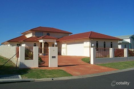 Property photo of 21 Edgewater Close Yamba NSW 2464