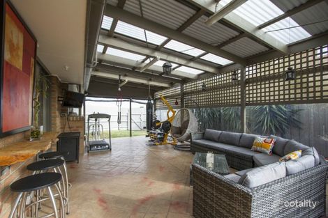 Property photo of 10 Earnshaw Drive Carrum Downs VIC 3201