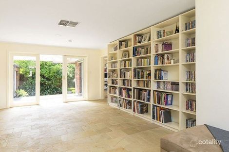 Property photo of 142 Lawrence Road Mount Waverley VIC 3149