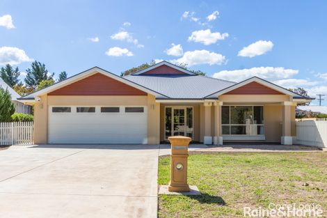 Property photo of 3 Huntingdale Close Robin Hill NSW 2795