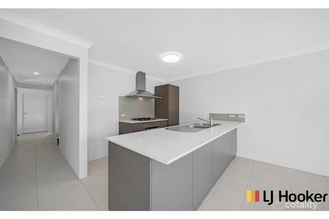 Property photo of 70 Bauer Circle Banksia Grove WA 6031