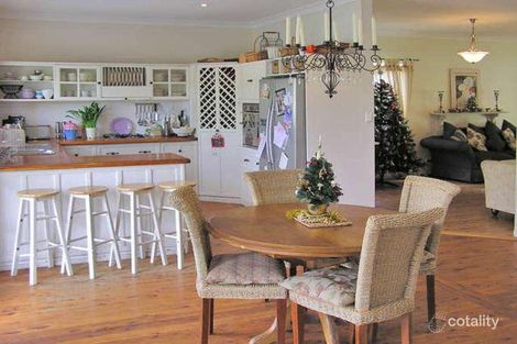 Property photo of 18 Tania Drive Point Clare NSW 2250