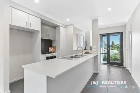 Property photo of 245 St Germain Boulevard Clyde North VIC 3978