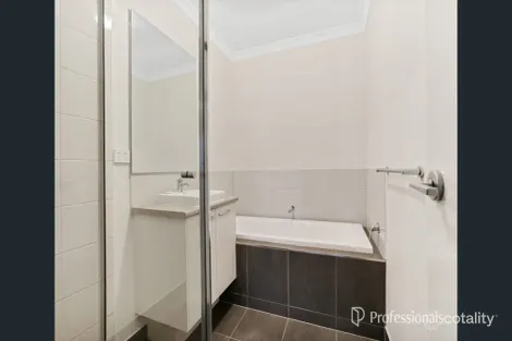Property photo of 6 Amboy Walk Point Cook VIC 3030