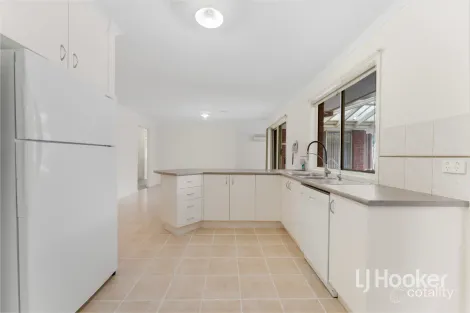 Property photo of 20 Harford Close Lynbrook VIC 3975