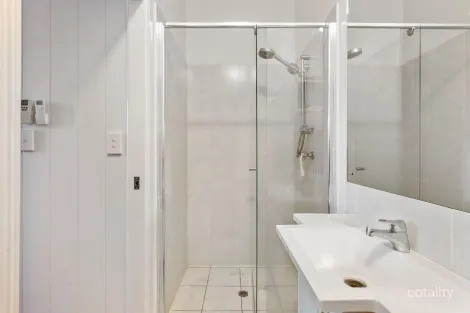Property photo of 10 Tooth Avenue Paddington QLD 4064