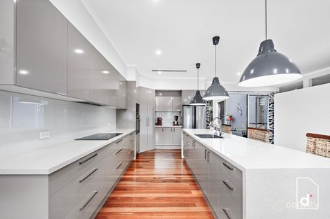 Property photo of 19 Sandon Drive Bulli NSW 2516