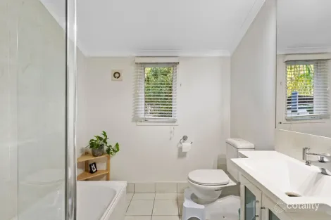 Property photo of 10 Tooth Avenue Paddington QLD 4064