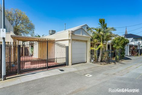 Property photo of 16 Goss Terrace Williamstown VIC 3016