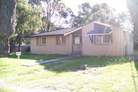 Property photo of 5 Howie Place Collie WA 6225