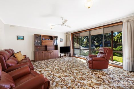 Property photo of 15 Goolgung Grove Greensborough VIC 3088