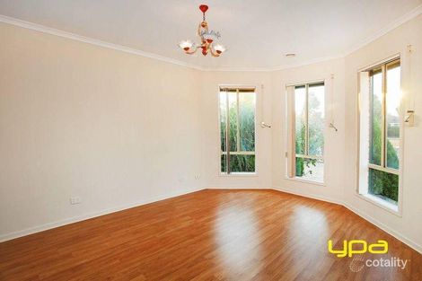 Property photo of 4 Provis Close Burnside VIC 3023