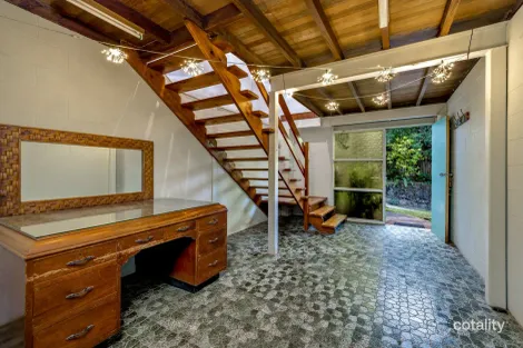 Property photo of 118 Hillview Crescent Whitfield QLD 4870