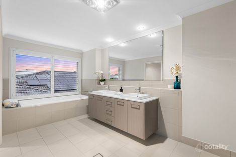 Property photo of 11 Palmer Place Sinnamon Park QLD 4073