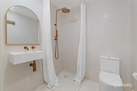 Property photo of 4/27 Gilbert Crescent Castle Hill QLD 4810