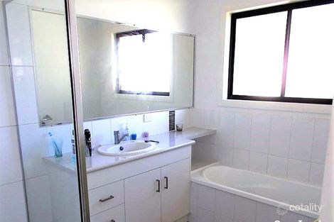 Property photo of 9 Grandslam Street Glenvale QLD 4350