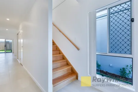 Property photo of 3 Spring Lane Helensvale QLD 4212