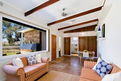 285 Victoria Rd, Largs North, SA 5016