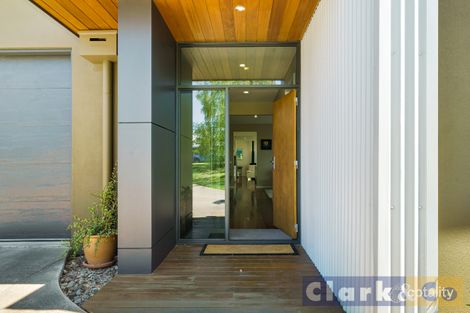 7 Oaksford Dr, Mansfield, VIC 3722