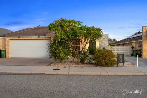 25 Marloo St, Wattle Grove, WA 6107