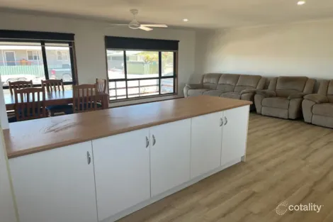 Property photo of 10 Pool Crescent Miranda SA 5700