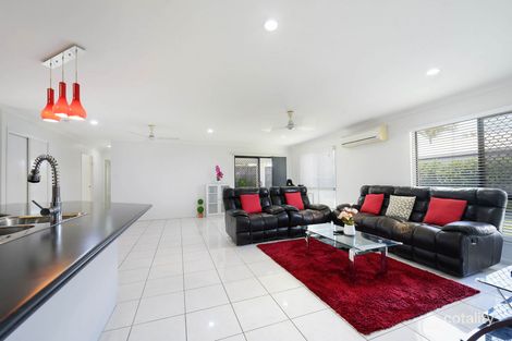 Property photo of 22 Woden Crescent Ooralea QLD 4740