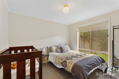 Property photo of 15 Tomkinson Drive Golden Square VIC 3555