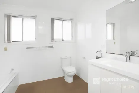 Property photo of 2/187 Tongarra Road Albion Park NSW 2527