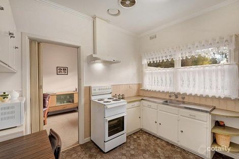 Property photo of 8 Devon Drive Blackburn North VIC 3130