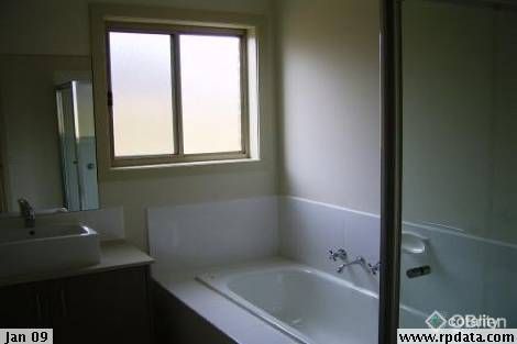 12 Sandalwood Dr, Pakenham, VIC 3810