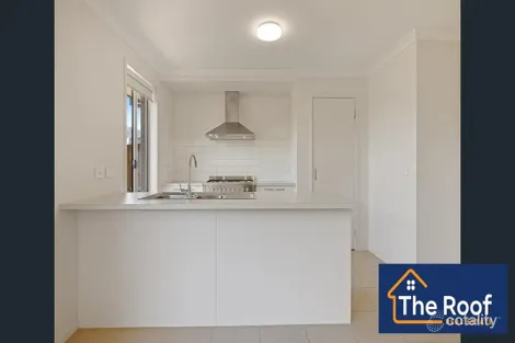 Property photo of 7 Palmdale Crescent Mambourin VIC 3024