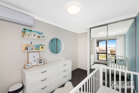 Property photo of 85 Wintergreen Crescent Treeby WA 6164