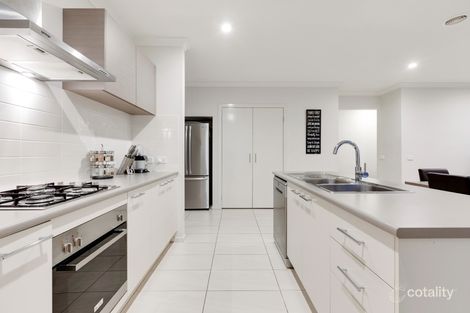 Property photo of 20 Warrego Circuit Sandhurst VIC 3977