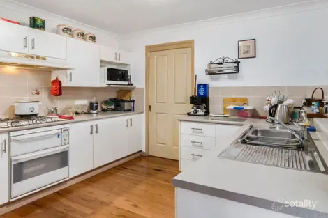Property photo of 6 Gladstone Close West Hoxton NSW 2171
