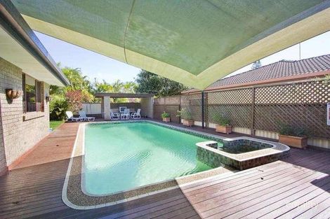 233 Sunshine Bvd, Mermaid Waters, QLD 4218