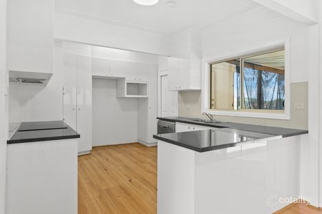 Property photo of 19 Staff Road Unanderra NSW 2526