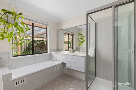 Property photo of 34 Beaumaris Drive Menai NSW 2234