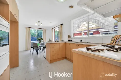 Property photo of 6 Rimu Close Doveton VIC 3177